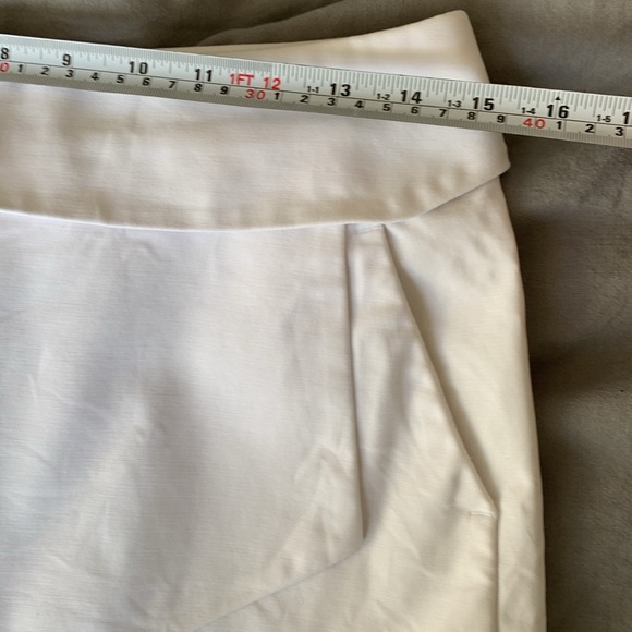 Aritzia Talula White Berklee Skort Shorts Size 2 - Picture 8 of 9